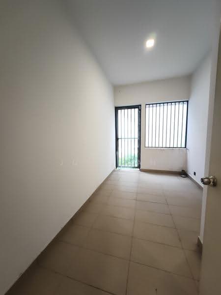 Rumah Berkembar untuk Disewa di Taman Equine (Seri Kembangan) - June Tan - PropertyGuru.com.my