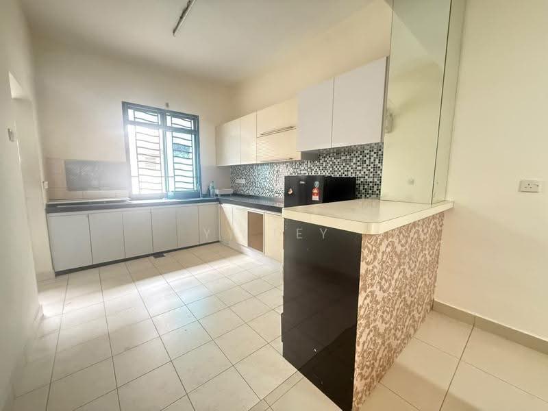 2-storey Terraced House for Rent in Taman Mount Austin (Tebrau) - YY Tey - Kitchen - PropertyGuru.com.my