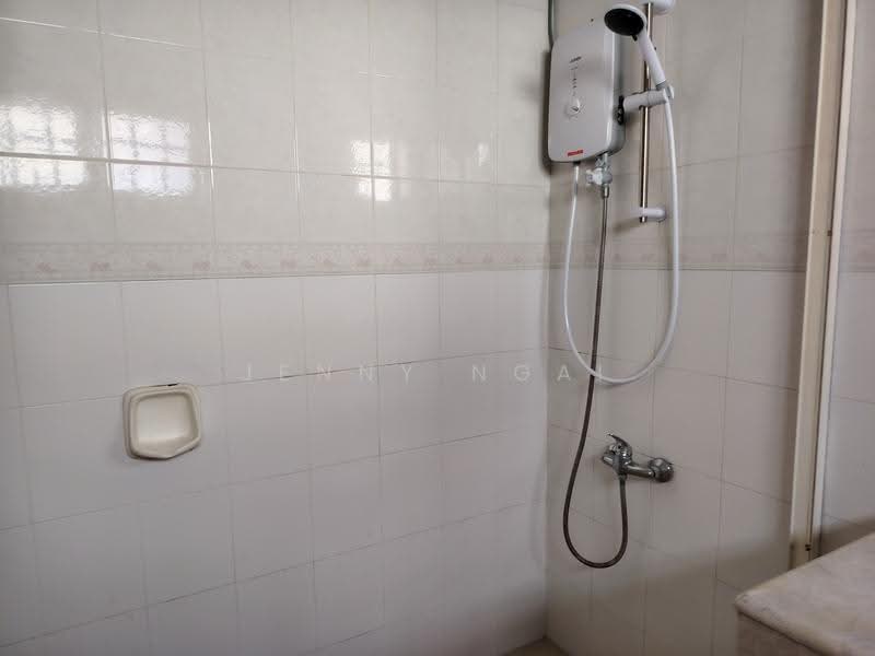 Rumah Berkembar untuk Disewa di Shah Alam (Selangor) - Jenny Ngai - Bathroom - PropertyGuru.com.my