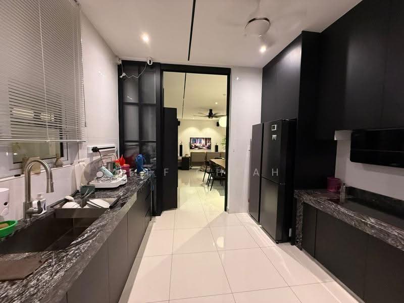 Semi-Detached House for Sale in Eco Majestic (Semenyih) - Jeff Cheah - Kitchen - PropertyGuru.com.my