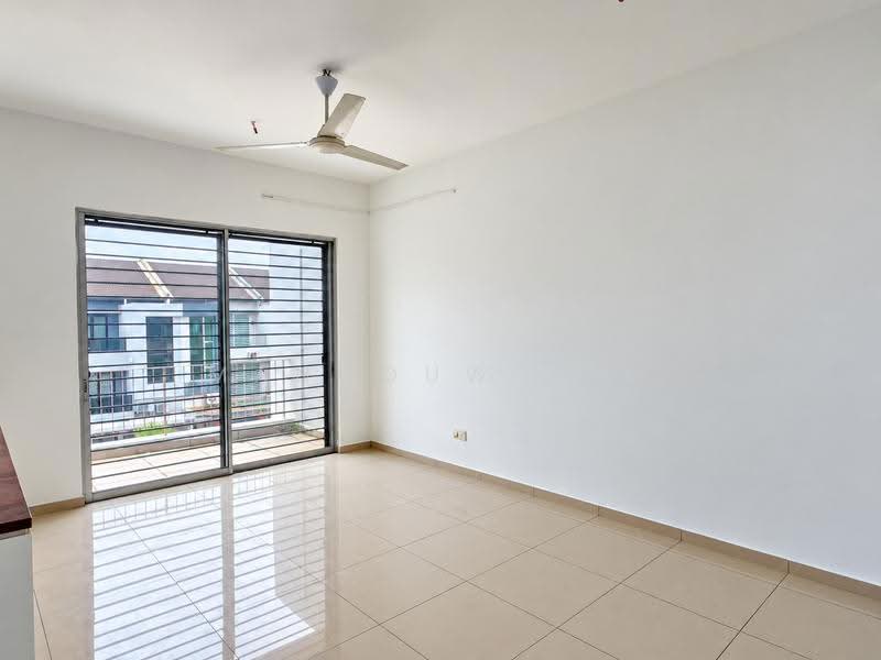 Rumah Teres untuk Dijual di Bandar Botanic (Klang) - ManHouw Lum - Living Room - PropertyGuru.com.my