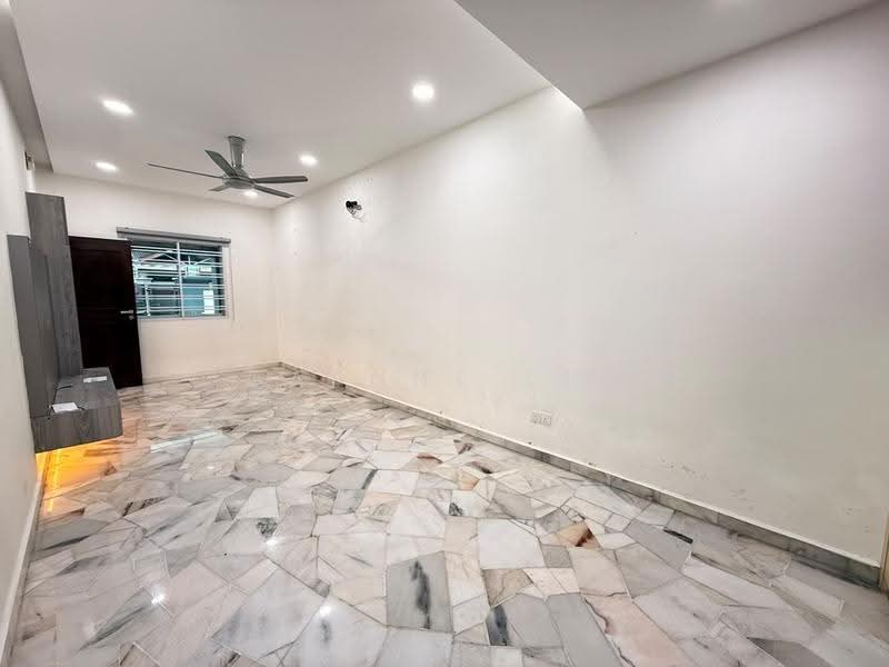 1-storey Terraced House for Rent in Johor Bahru (Johor) - Daphne Lee - Living Room - PropertyGuru.com.my