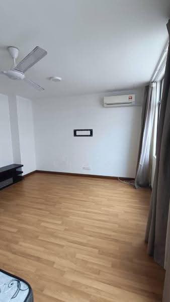 3-storey Terraced House for Sale in Diamond City (Semenyih) - Kent Chong - Living Room - PropertyGuru.com.my