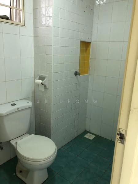 Kediaman Servis untuk Disewa di Metropolitan Square Service Residence - JK Leong - Bathroom - PropertyGuru.com.my