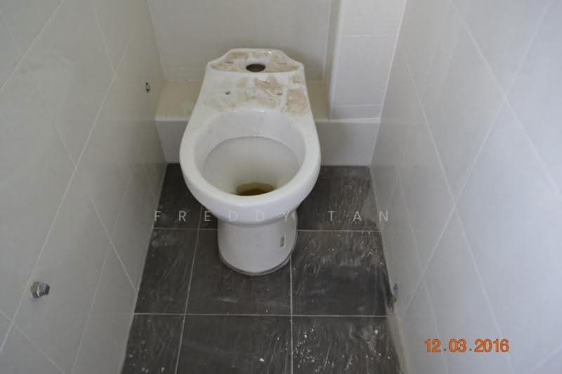 Apartment for Sale at Taman Sahabat - Freddy Tan - Bathroom - PropertyGuru.com.my