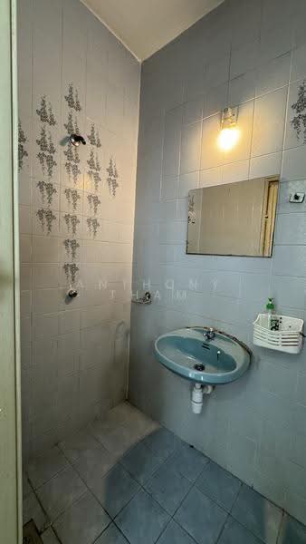 Pangsapuri untuk Disewa di Manor Apartment - Anthony Tham - Bathroom - PropertyGuru.com.my