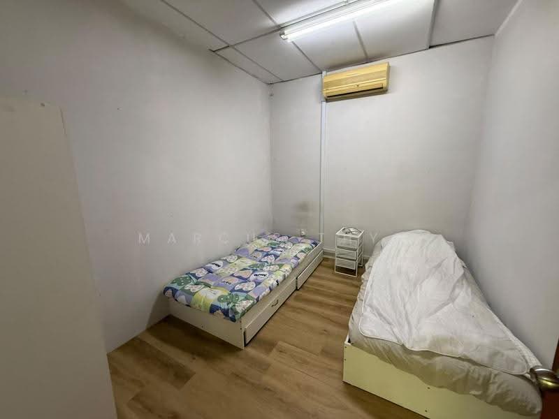 Kilang untuk Dijual di Taman Desa Cemerlang (Ulu Tiram) - Marcus Thye - Bedroom - PropertyGuru.com.my