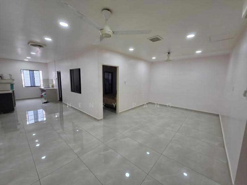 Kedai untuk Dijual di Kulai (Johor) - Henry Pang - Living Room - PropertyGuru.com.my