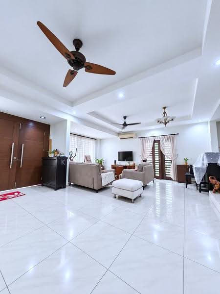 Rumah Berkembar untuk Dijual di Taman Pelangi (Johor Bahru) - Karl Lim - Living Room - PropertyGuru.com.my