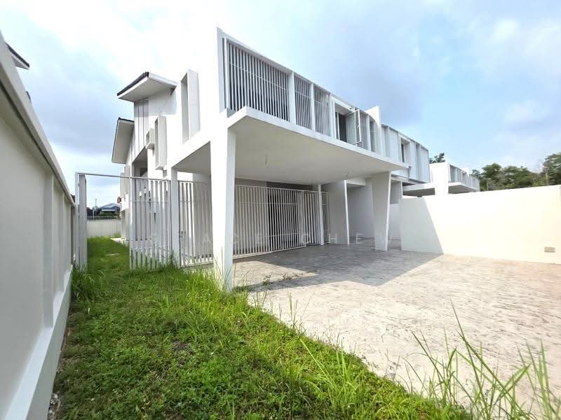 Semi-Detached House for Sale in Bandar Seri Alam (Masai) - Grace Chew - Exterior - PropertyGuru.com.my
