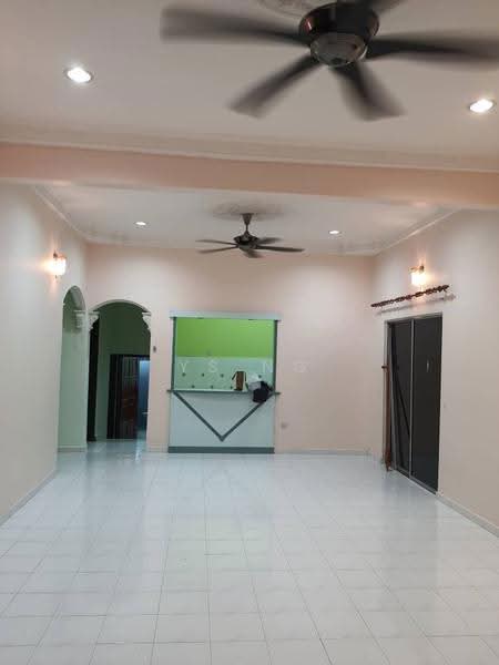 Cluster House for Sale in Taman Muzaffar Shah (Bukit Katil) - Ys Ng - Living Room - PropertyGuru.com.my