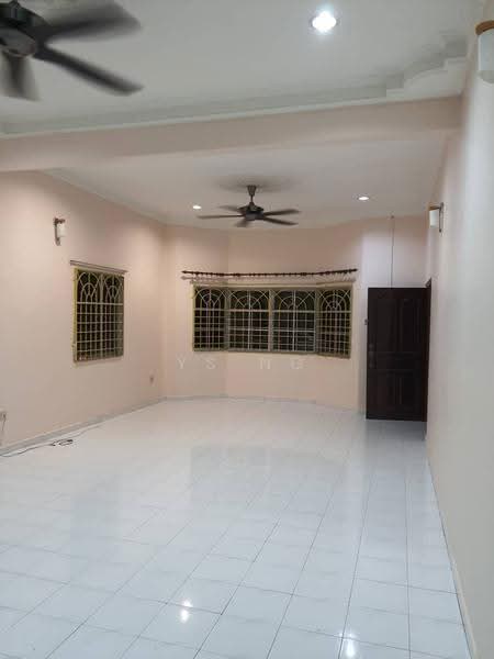 Cluster House for Sale in Taman Muzaffar Shah (Bukit Katil) - Ys Ng - Living Room - PropertyGuru.com.my