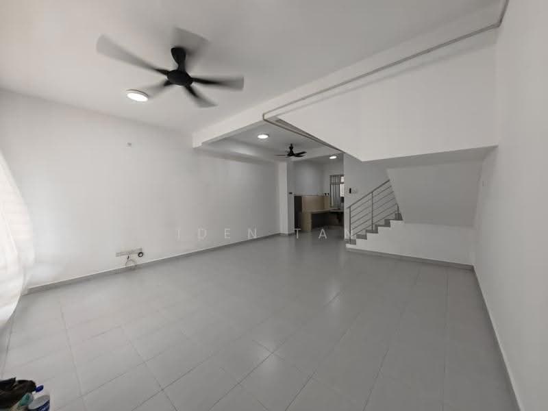 Rumah Teres 2-Tingkat untuk Dijual di Taman Pulai Mutiara (Iskandar Puteri (Nusajaya)) - Iden Tan - Living Room - PropertyGuru.com.my