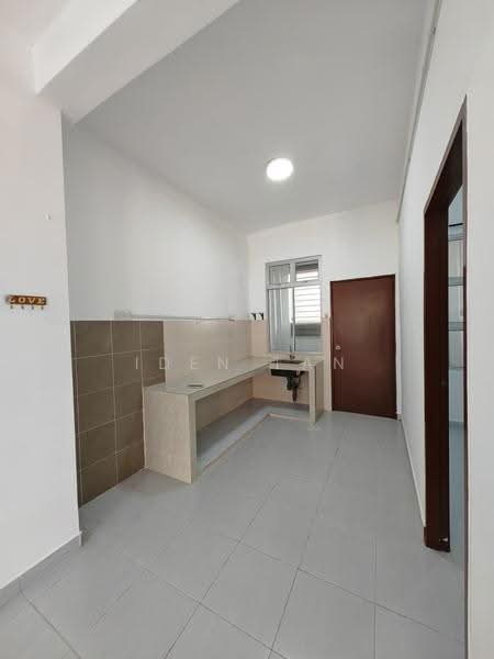 Rumah Teres 2-Tingkat untuk Dijual di Taman Pulai Mutiara (Iskandar Puteri (Nusajaya)) - Iden Tan - Kitchen - PropertyGuru.com.my