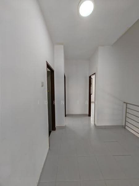 Rumah Teres 2-Tingkat untuk Dijual di Taman Pulai Mutiara (Iskandar Puteri (Nusajaya)) - Iden Tan - Corridor - PropertyGuru.com.my