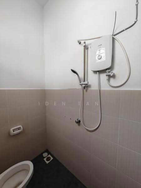 Rumah Teres 2-Tingkat untuk Dijual di Taman Pulai Mutiara (Iskandar Puteri (Nusajaya)) - Iden Tan - Bathroom - PropertyGuru.com.my