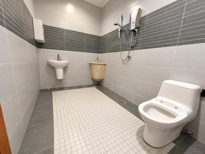 Bungalow House for Rent in Gelugor (Penang) - Victor Ch'ng - Bathroom - PropertyGuru.com.my