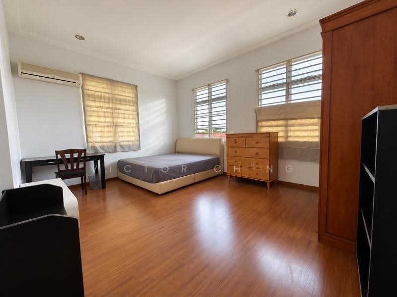 Bungalow House for Rent in Gelugor (Penang) - Victor Ch'ng - Bedroom - PropertyGuru.com.my