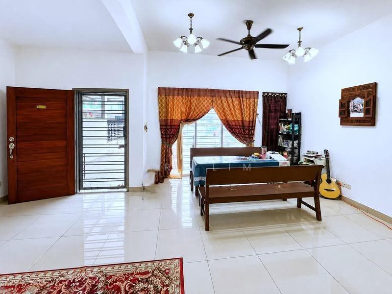 2-storey Terraced House for Sale in Taman Nusa Idaman (Iskandar Puteri (Nusajaya)) - Karl Lim - Living Room - PropertyGuru.com.my