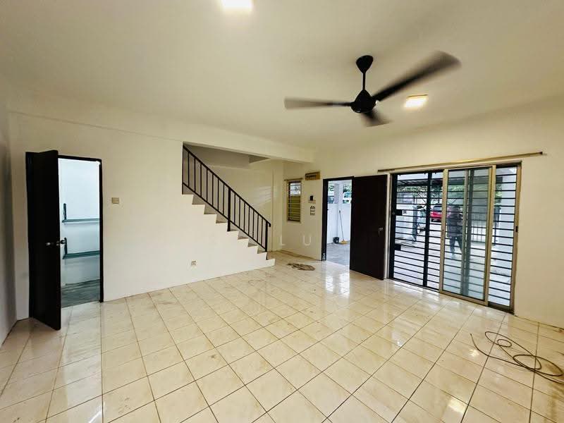 2-storey Terraced House for Sale in Taman Rawang Tin (Rawang) - SK Luk - Living Room - PropertyGuru.com.my