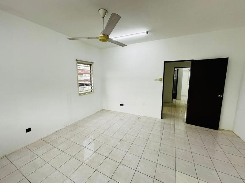 2-storey Terraced House for Sale in Taman Rawang Tin (Rawang) - SK Luk - Interior - PropertyGuru.com.my