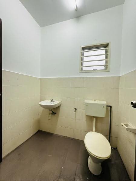 2-storey Terraced House for Sale in Taman Rawang Tin (Rawang) - SK Luk - Bathroom - PropertyGuru.com.my