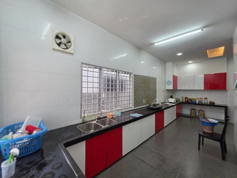 Semi-Detached House for Rent in Semenyih (Selangor) - Jasmine Kok - Kitchen - PropertyGuru.com.my