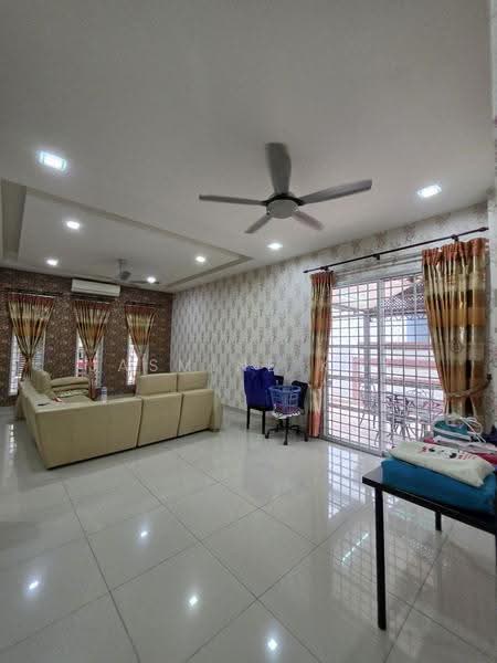 Semi-Detached House for Rent in Semenyih (Selangor) - Jasmine Kok - Living Room - PropertyGuru.com.my