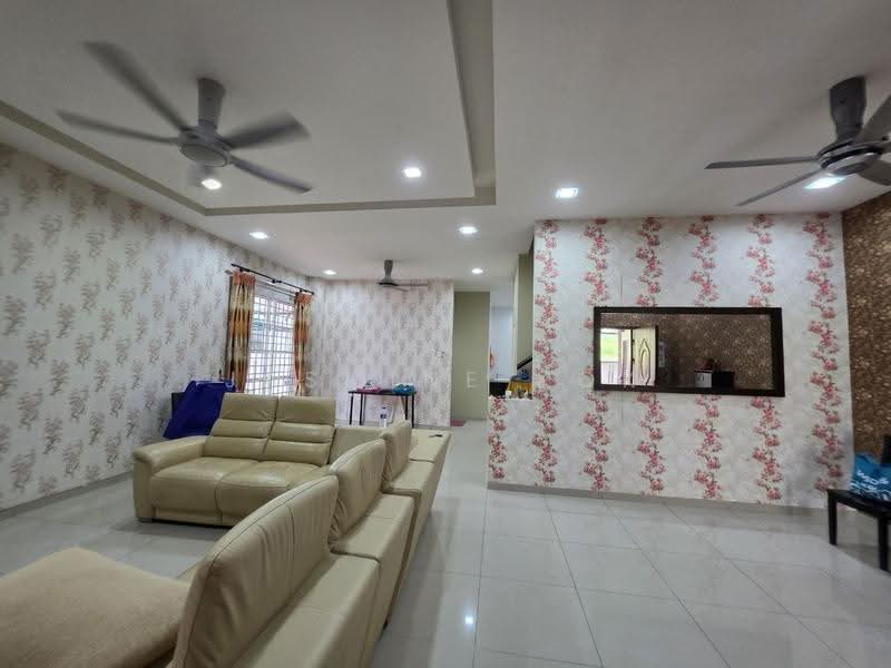 Semi-Detached House for Rent in Semenyih (Selangor) - Jasmine Kok - Living Room - PropertyGuru.com.my
