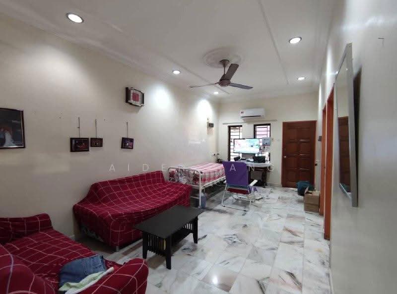 1-storey Terraced House for Sale in Taman Johor Jaya (Johor Bahru) - Aiden Tang - Living Room - PropertyGuru.com.my