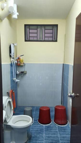 Pangsapuri untuk Disewa di Indah Court Apartment - Jessica Tiew - Bathroom - PropertyGuru.com.my