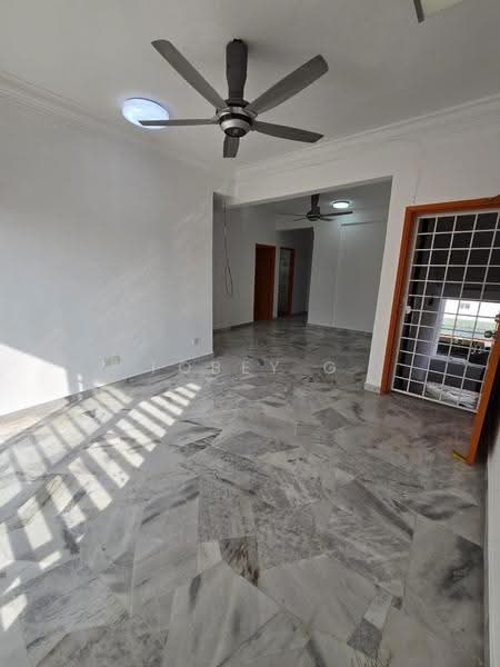 Apartment for Sale at Seri Kasturi - Tobey G - Living Room - PropertyGuru.com.my
