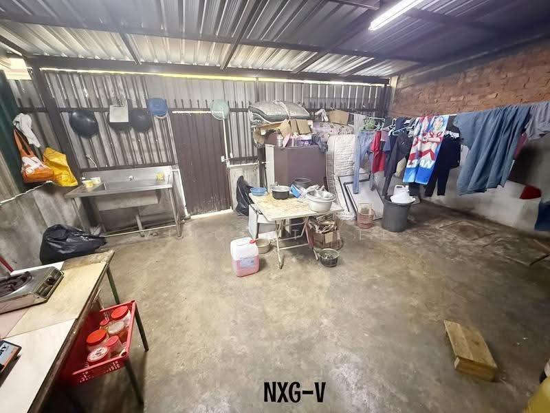 2-storey Terraced House for Sale in Pandamaran (Klang) - Vincent Lee - Kitchen - PropertyGuru.com.my