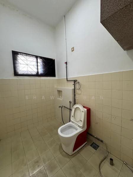 1-storey Terraced House for Rent in Taman Johor Jaya (Johor Bahru) - Shawn Chan - Bathroom - PropertyGuru.com.my
