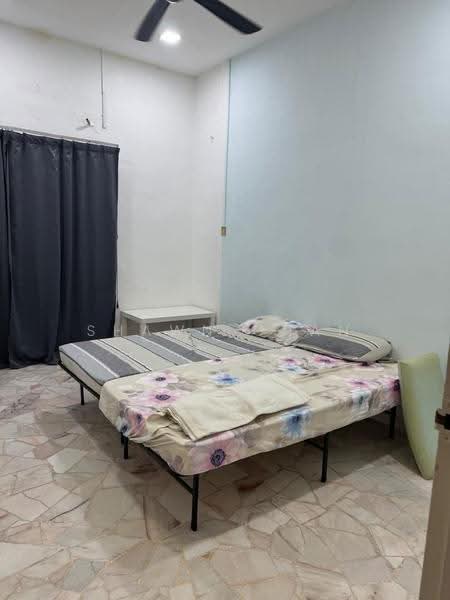 1-storey Terraced House for Rent in Taman Johor Jaya (Johor Bahru) - Shawn Chan - Bedroom - PropertyGuru.com.my