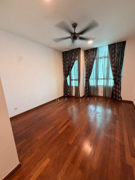 Kediaman Servis untuk Disewa di 1Medini - Elena Lye - Living Room - PropertyGuru.com.my