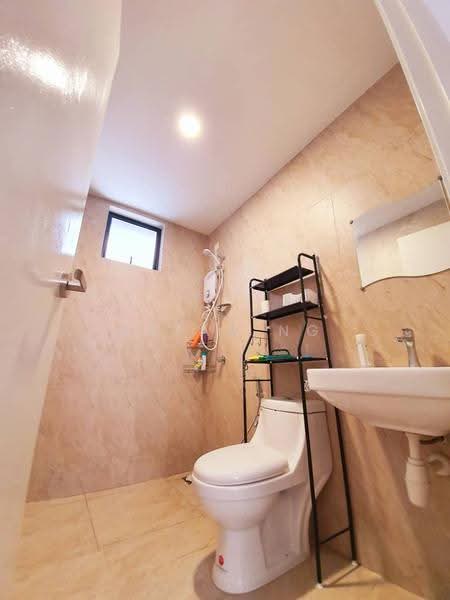 Kondominium untuk Dijual di The Hamilton - Bryan Ng - Bathroom - PropertyGuru.com.my