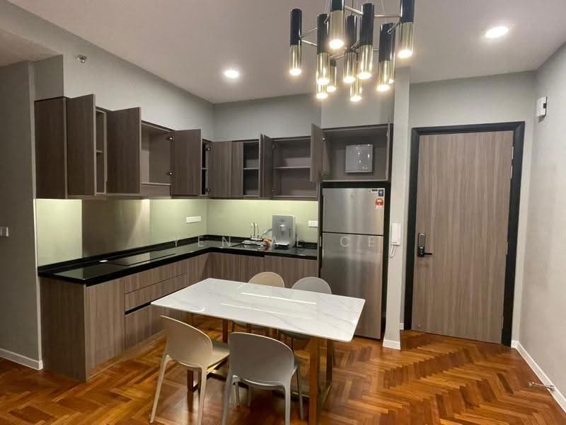 Entrance, Kitchen, DIning