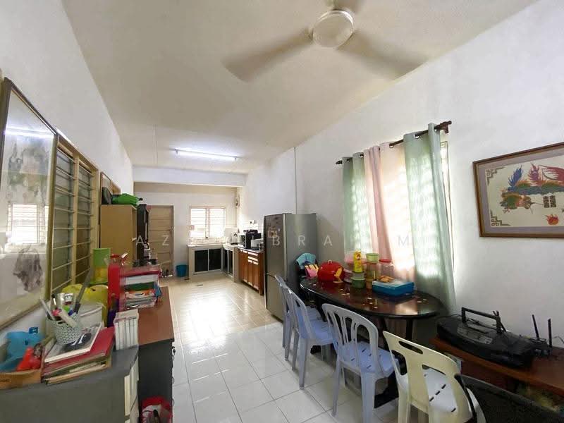 1-storey Terraced House for Sale in Taman Pelangi Semenyih (Semenyih) - Azli Ibrahim - Kitchen - PropertyGuru.com.my
