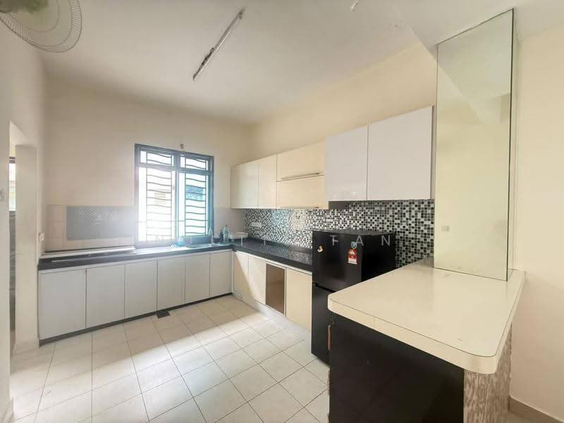 2-storey Terraced House for Rent in Taman Mount Austin (Tebrau) - Noctis Tan - Kitchen - PropertyGuru.com.my