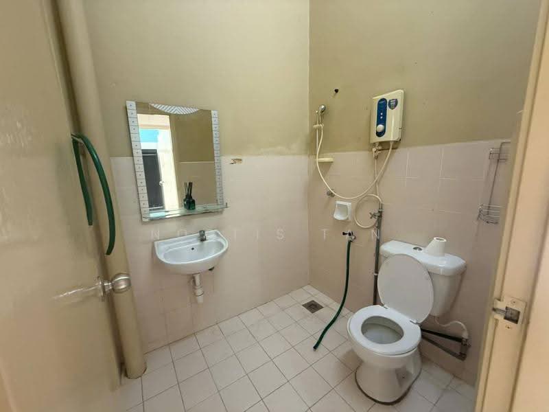 2-storey Terraced House for Rent in Taman Mount Austin (Tebrau) - Noctis Tan - Bathroom - PropertyGuru.com.my
