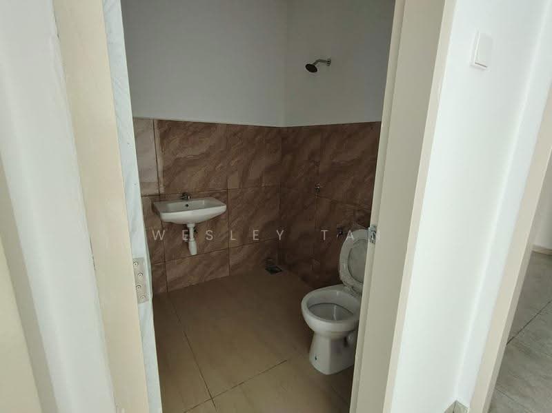 Service Residence for Sale at PANGSAPURI GADONG HARMONI @ AMBIENCE RESIDENCE - Wesley Tan - Bathroom - PropertyGuru.com.my