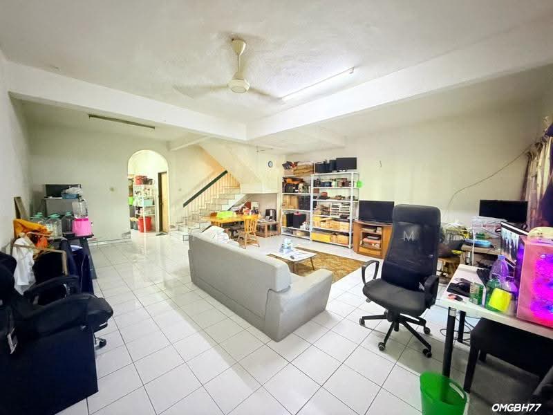 2-storey Terraced House for Sale in Taman Bayu Perdana (Klang) - Stephanie Lim - Living Room - PropertyGuru.com.my