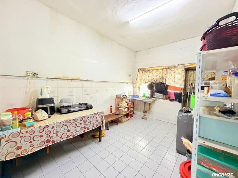 2-storey Terraced House for Sale in Taman Bayu Perdana (Klang) - Stephanie Lim - Kitchen - PropertyGuru.com.my