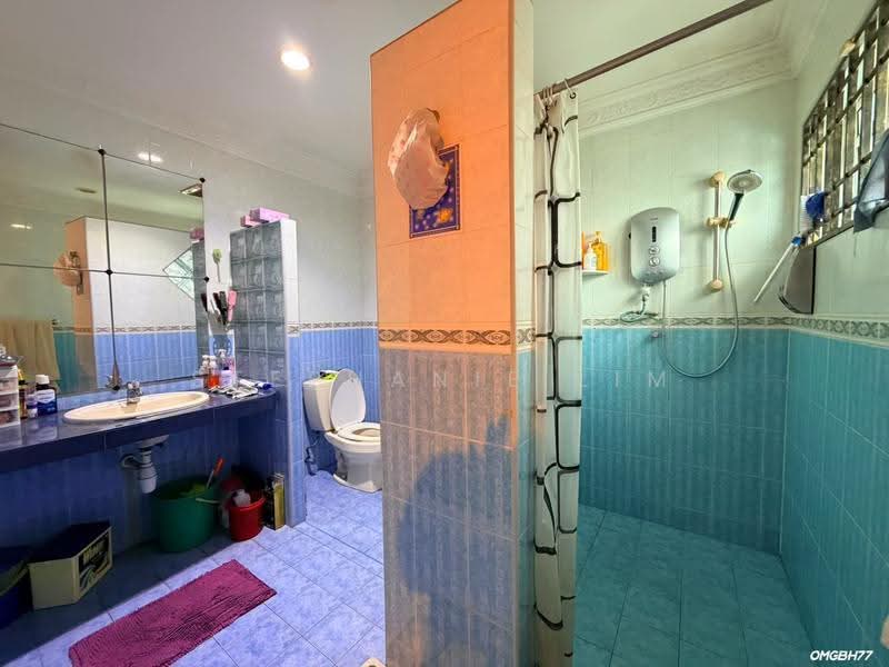 2-storey Terraced House for Sale in Bandar Bukit Tinggi (Klang) - Stephanie Lim - Bathroom - PropertyGuru.com.my