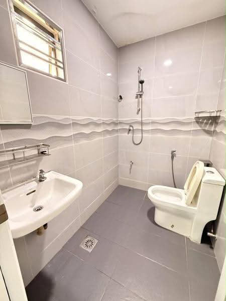 1-storey Terraced House for Rent in Desa Jaya (Johor Bahru) - Jeremy Voon - Bathroom - PropertyGuru.com.my