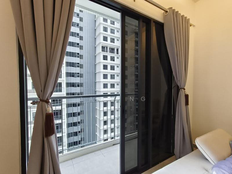 Kediaman Servis untuk Dijual di ASTON ACACIA - Jane Ng - Balcony - PropertyGuru.com.my