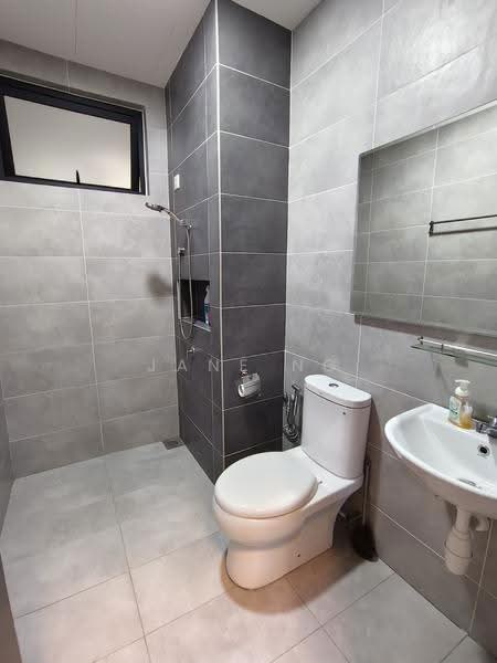 Kediaman Servis untuk Dijual di ASTON ACACIA - Jane Ng - Bathroom - PropertyGuru.com.my