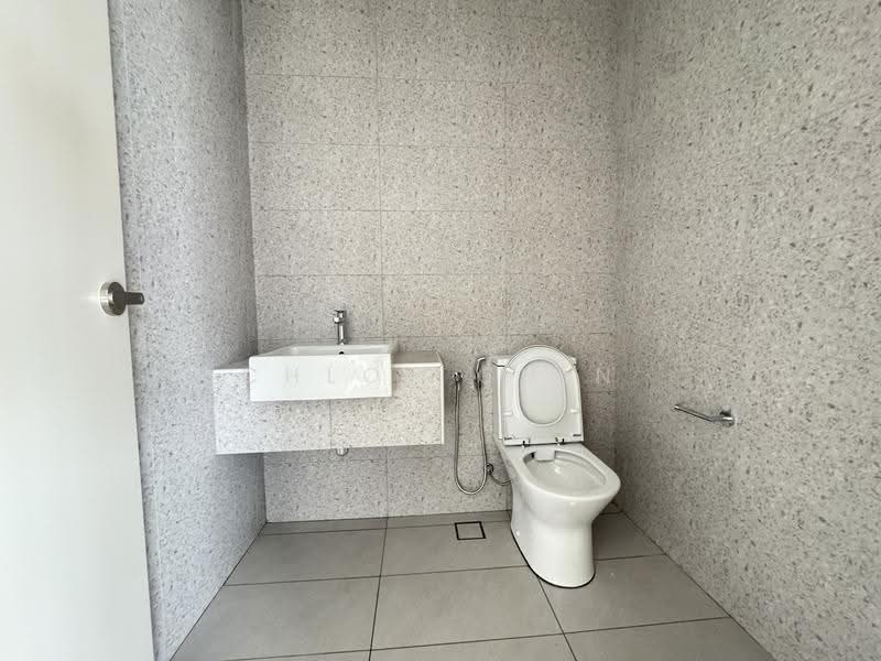 Cluster House for Sale in Taman Ekoflora (Johor Bahru) - Chloe Chin - Bathroom - PropertyGuru.com.my