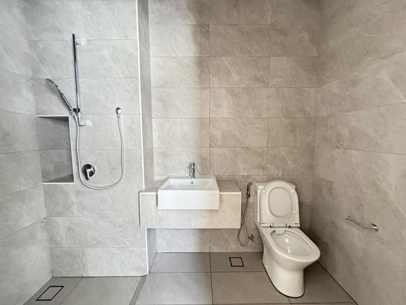 Cluster House for Sale in Taman Ekoflora (Johor Bahru) - Chloe Chin - Bathroom - PropertyGuru.com.my
